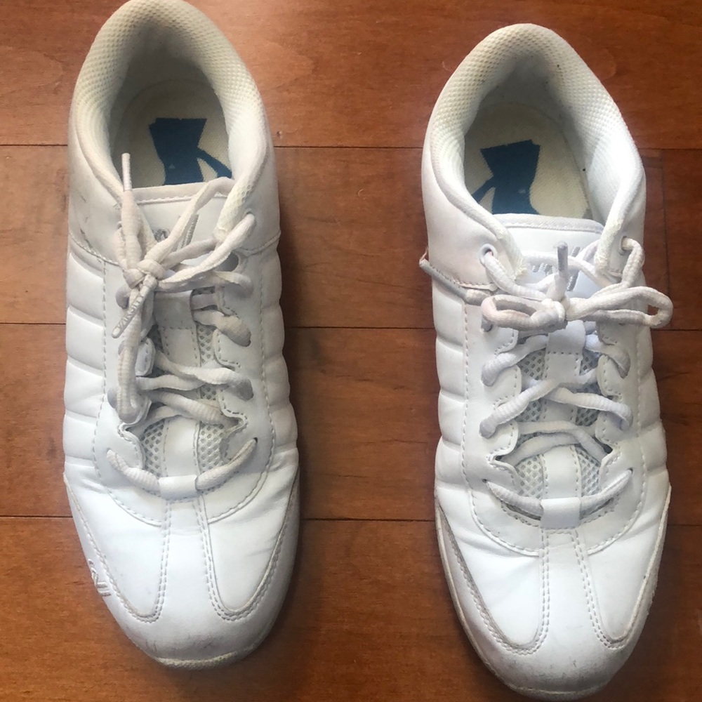 cheerleading shoes